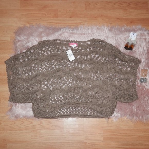 New Body Central Small Medium Loose Knit Sweater - Picture 6 of 8